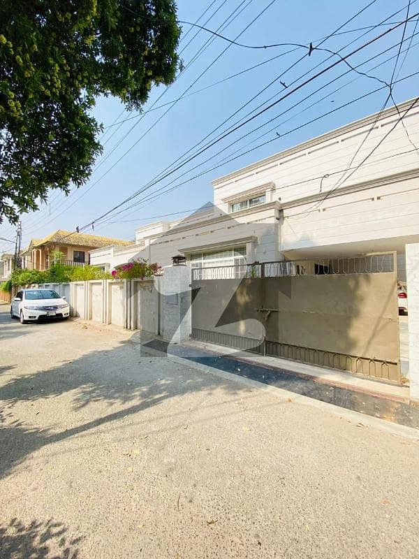 33 Marla 7 Bedrooms House Available For Sale Located Link Sarfraz Rafiqui Road Near Abid Majeed Road Signal Lahore Cantt.
