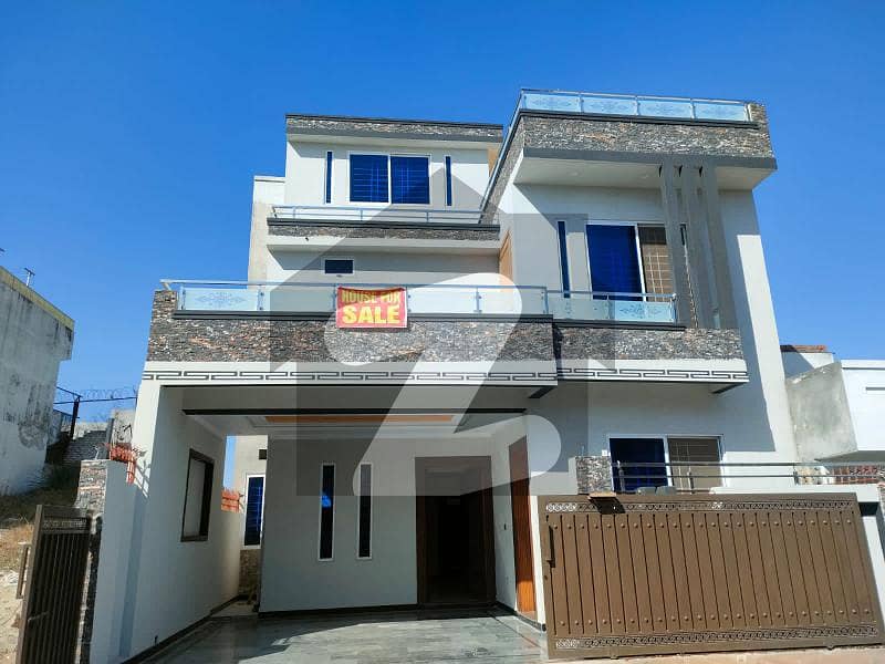 Cbr Town Block C 30x60 Brand New House For Sale