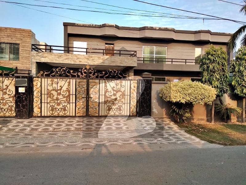 2 Kanal Used Owner Build Modern Bungalow For Sale In Phase 2