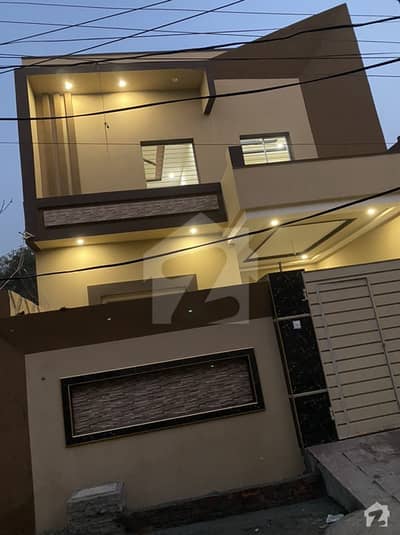 ہاؤسنگ کالونی شیخوپورہ میں 5 کمروں کا 7 مرلہ مکان 1.5 کروڑ میں برائے فروخت۔