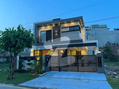 11 Marla Brand New House For Sale At Prime Location