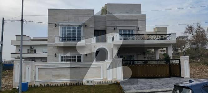 Spanish Vila type New house for Rent