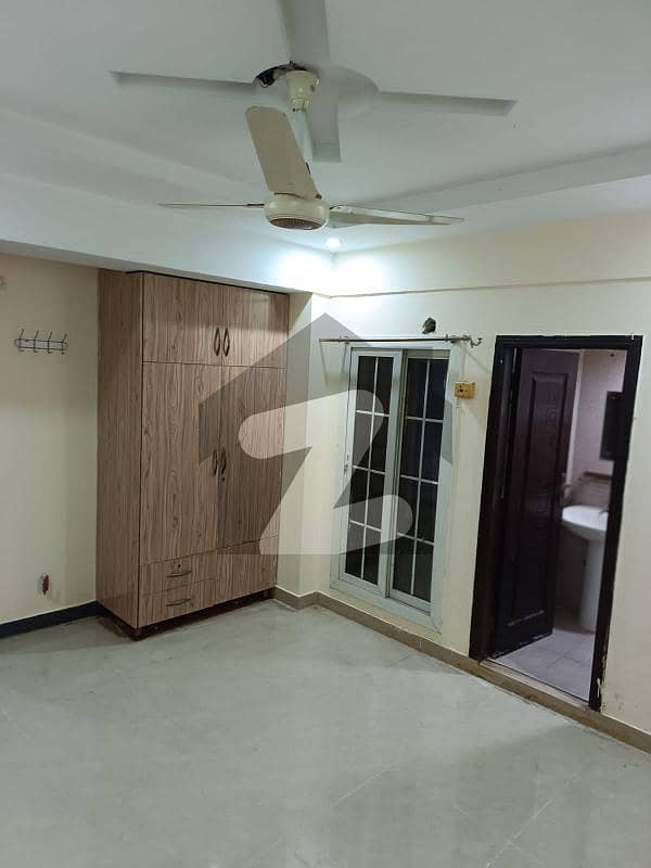 Single Room Available For Rent E-11/2 Markaz
