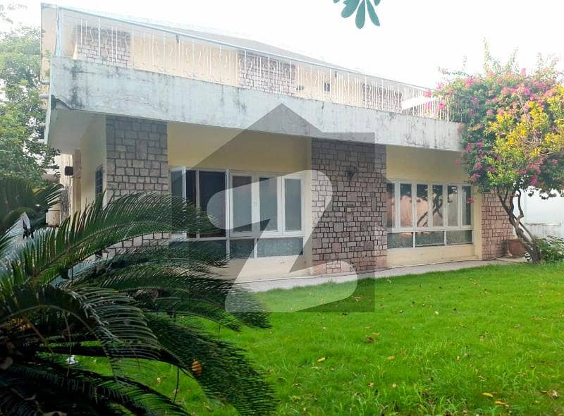 Cda Transfer An Old House Is Available For Sale F7, Islamabad