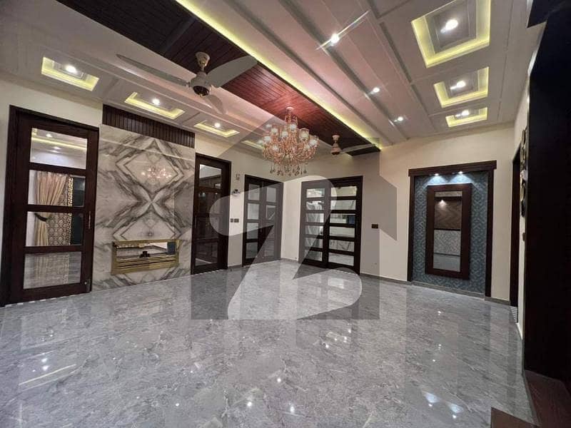 10 Marla Royal Classic House Neraby Park House For Sale Bahria Town