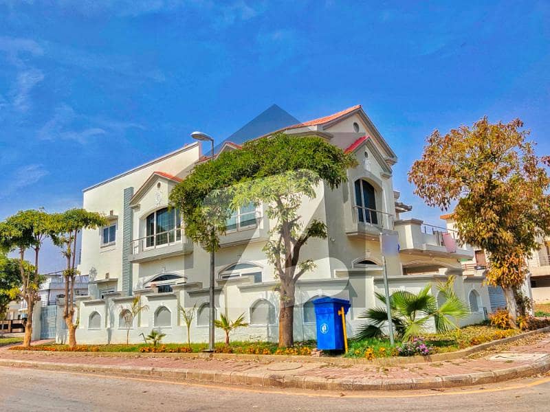 بحریہ ٹاؤن فیز 8 بحریہ ٹاؤن راولپنڈی راولپنڈی میں 5 کمروں کا 15 مرلہ مکان 4.75 کروڑ میں برائے فروخت۔