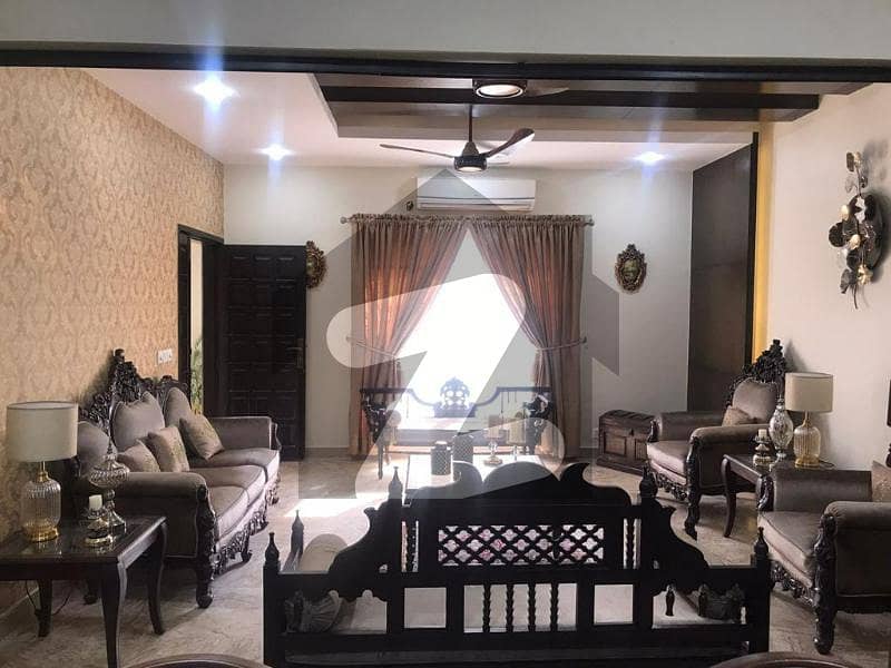 ڈی ایچ اے فیز 6 ڈی ایچ اے کراچی میں 4 کمروں کا 12 مرلہ مکان 7.5 کروڑ میں برائے فروخت۔