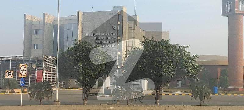بحریہ آرچرڈ فیز 1 ۔ سدرن بحریہ آرچرڈ فیز 1 بحریہ آرچرڈ لاہور میں 10 مرلہ رہائشی پلاٹ 1.1 کروڑ میں برائے فروخت۔