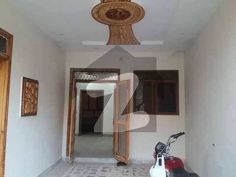 لالہ زار راولپنڈی میں 4 کمروں کا 6 مرلہ مکان 75 ہزار میں کرایہ پر دستیاب ہے۔