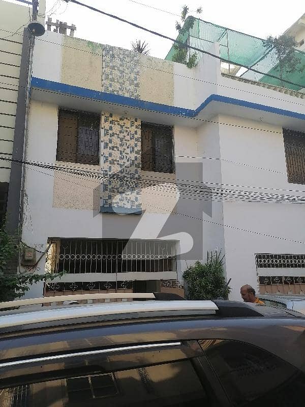 1980 Square Feet House In Central Gulshan-E-Iqbal - Block 7 For Sale