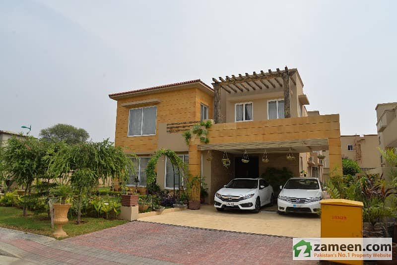 Luxurious 900 Square Yards Corner Dream House For Immediate Sale In Garden City Zone I