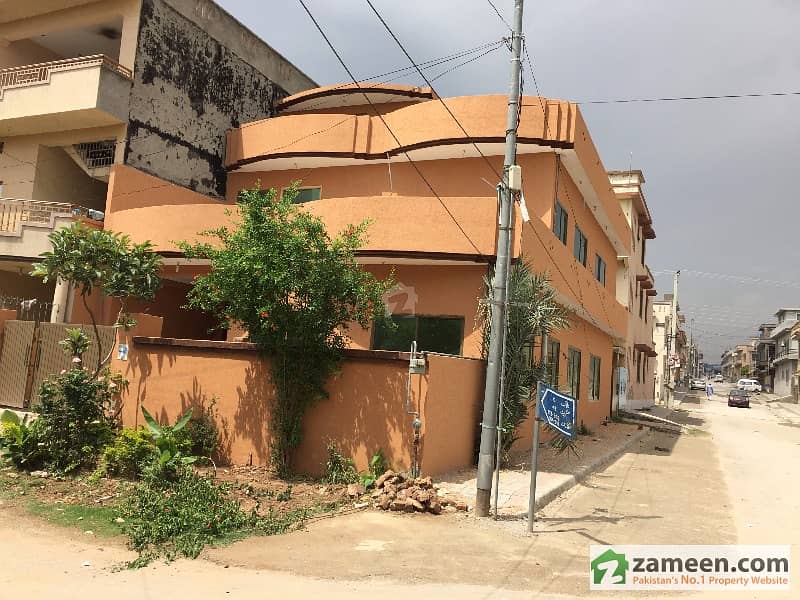 30x70 Corner House For Sale