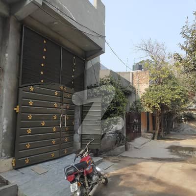 ڈیفنس گارڈن لاہور میں 3 کمروں کا 5 مرلہ مکان 95 لاکھ میں برائے فروخت۔