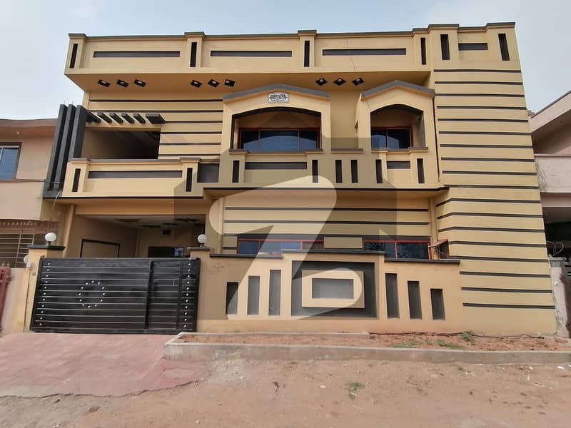 کلفٹن ٹاؤن شپ راولپنڈی میں 5 کمروں کا 7 مرلہ مکان 1.6 کروڑ میں برائے فروخت۔