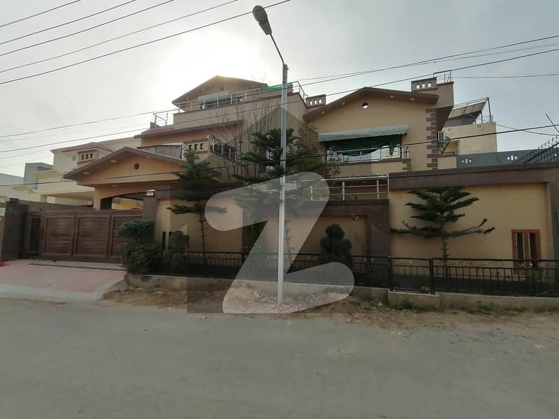 House Of 1 Kanal In Clifton Township For sale