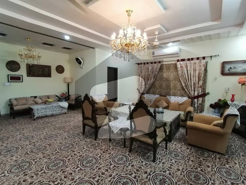 کلفٹن ٹاؤن شپ راولپنڈی میں 5 کمروں کا 1 کنال مکان 3.2 کروڑ میں برائے فروخت۔