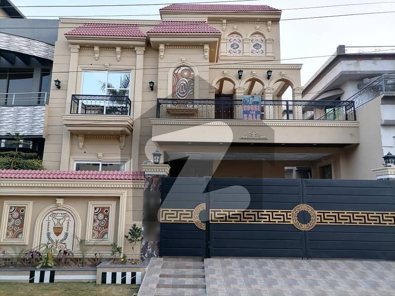 ویلینشیاء ہاؤسنگ سوسائٹی لاہور میں 5 کمروں کا 10 مرلہ مکان 3.88 کروڑ میں برائے فروخت۔