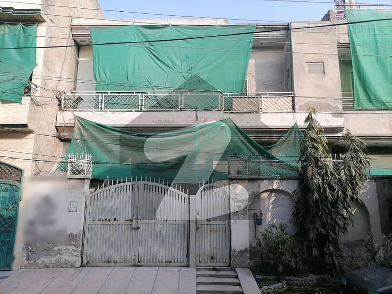 A House Of 1800 Square Feet In Marghzar Officers Colony