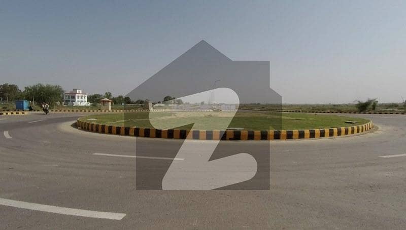 Ideally Located Commercial Plot Of 300 Square Feet Is Available For sale In Al-Raziq Garden