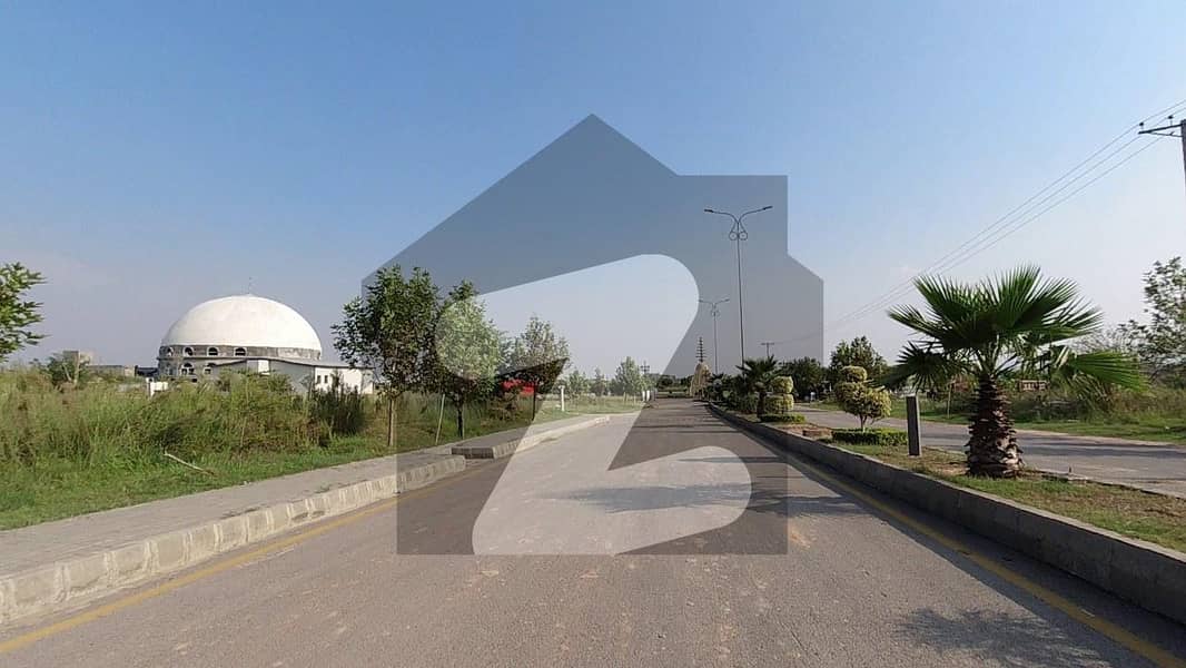4500 Square Feet Residential Plot for sale in D-18
