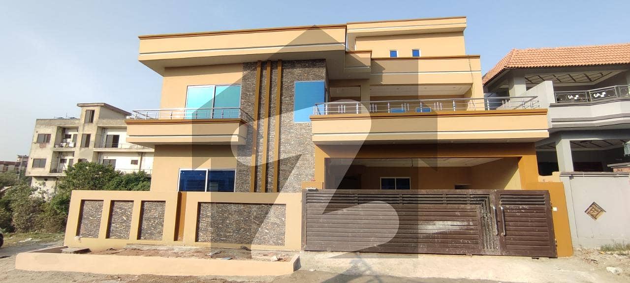 14 Marla Spacious House Available In Gulshan Abad For Sale