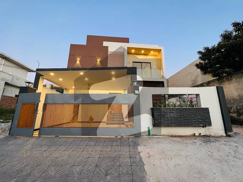 10 Marla House In Gulshan Abad Sector 3 For Sale At Good Location