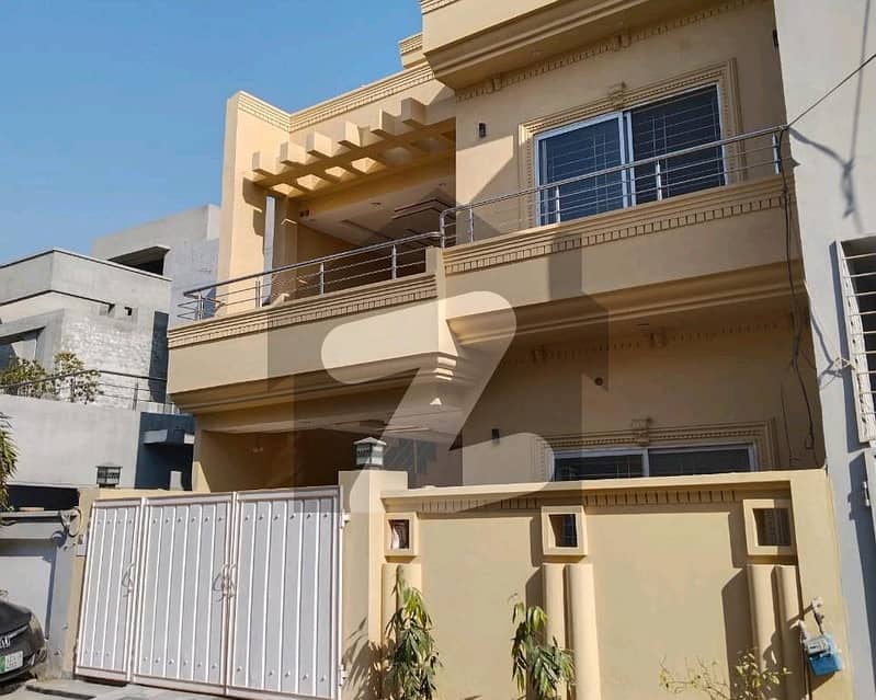 Buy A Centrally Located 6.5 Marla House In Audit & Accounts Phase 1 - Block B