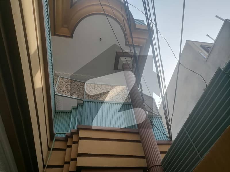 گلبرگ پشاور میں 6 کمروں کا 4 مرلہ مکان 1.95 کروڑ میں برائے فروخت۔ گلبرگ پشاور میں 6 کمروں کا 4 مرلہ مکان 1.95 کروڑ میں برائے فروخت۔