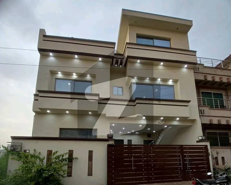 6 Marla House Situated In New Lalazar For sale
