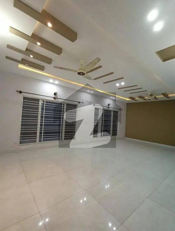 a beautiful and lavish portion for rent in A block