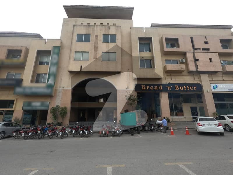 Prime Location 2000 Square Feet Spacious Flat Is Available In Business Bay DHA For sale