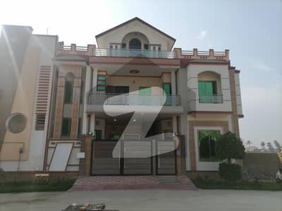 In Allama Iqbal Avenue 5.5 Marla House For sale