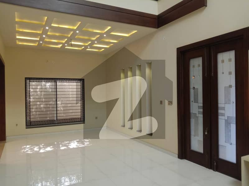 10 Marla Luxury Modern House For Sale.