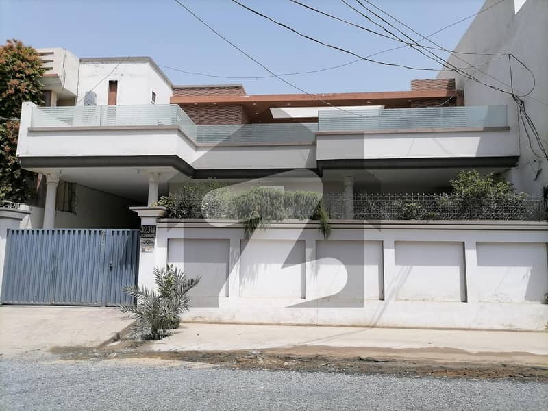 Buy A Centrally Located 10.5 Marla House In Farid Town