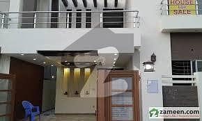 Centrally Located Upper Portion In DHA Phase 6 Is Available For rent