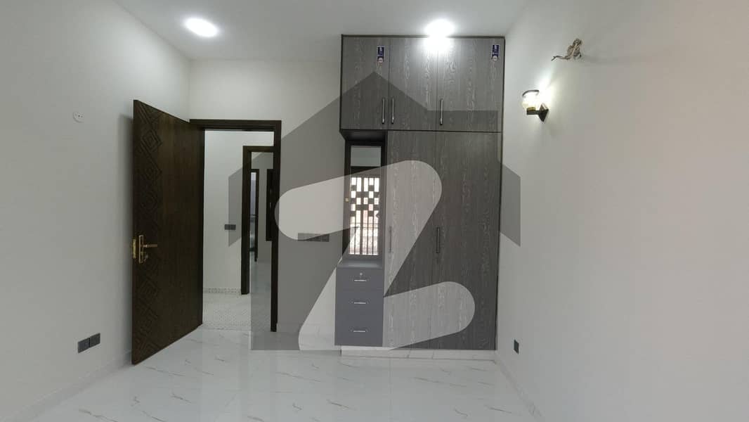 ڈی ایچ اے فیز 7 ایکسٹینشن ڈی ایچ اے ڈیفینس,کراچی میں 3 کمروں کا 4 مرلہ مکان 3.7 کروڑ میں برائے فروخت۔