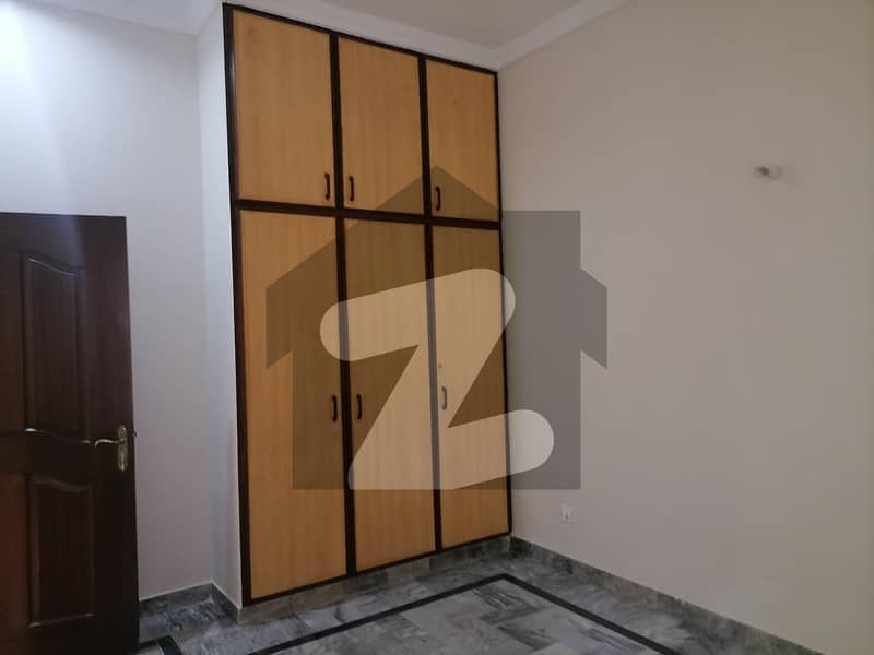 جوہر ٹاؤن فیز 2 - بلاک آر2 جوہر ٹاؤن فیز 2 جوہر ٹاؤن لاہور میں 3 کمروں کا 5 مرلہ مکان 1.75 کروڑ میں برائے فروخت۔
