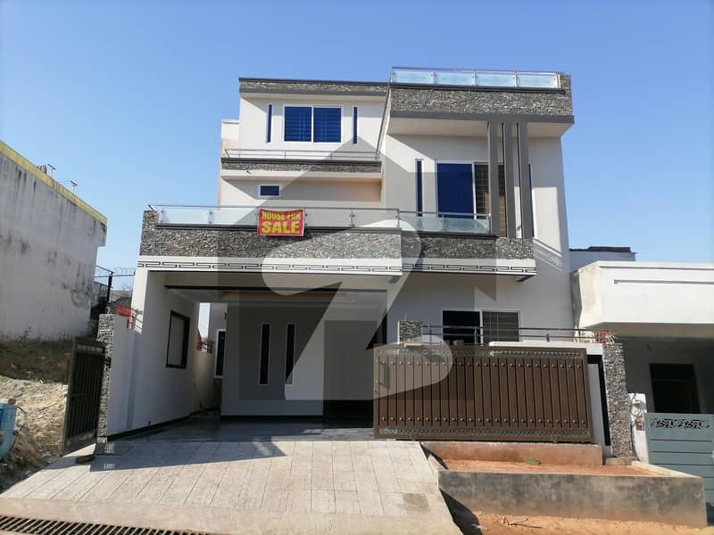 Good 1800 Square Feet House For sale In Soan Garden