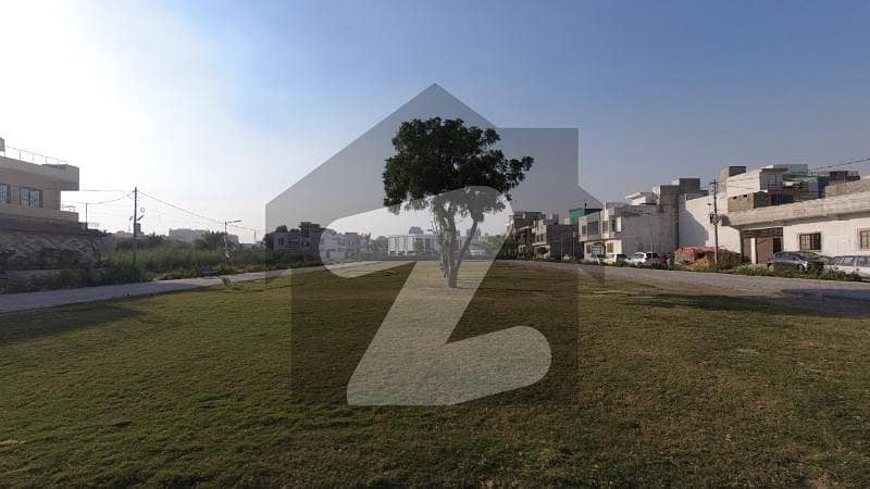 Commercial Plot 80 Square Yard For Sale