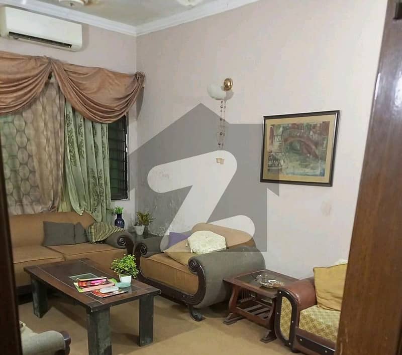 کیولری گراؤنڈ لاہور میں 3 کمروں کا 7 مرلہ مکان 2.4 کروڑ میں برائے فروخت۔