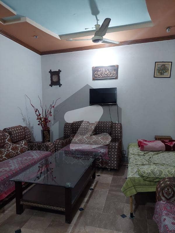گلستان کالونی نمبر 2 فیصل آباد میں 4 کمروں کا 5 مرلہ مکان 1.75 کروڑ میں برائے فروخت۔
