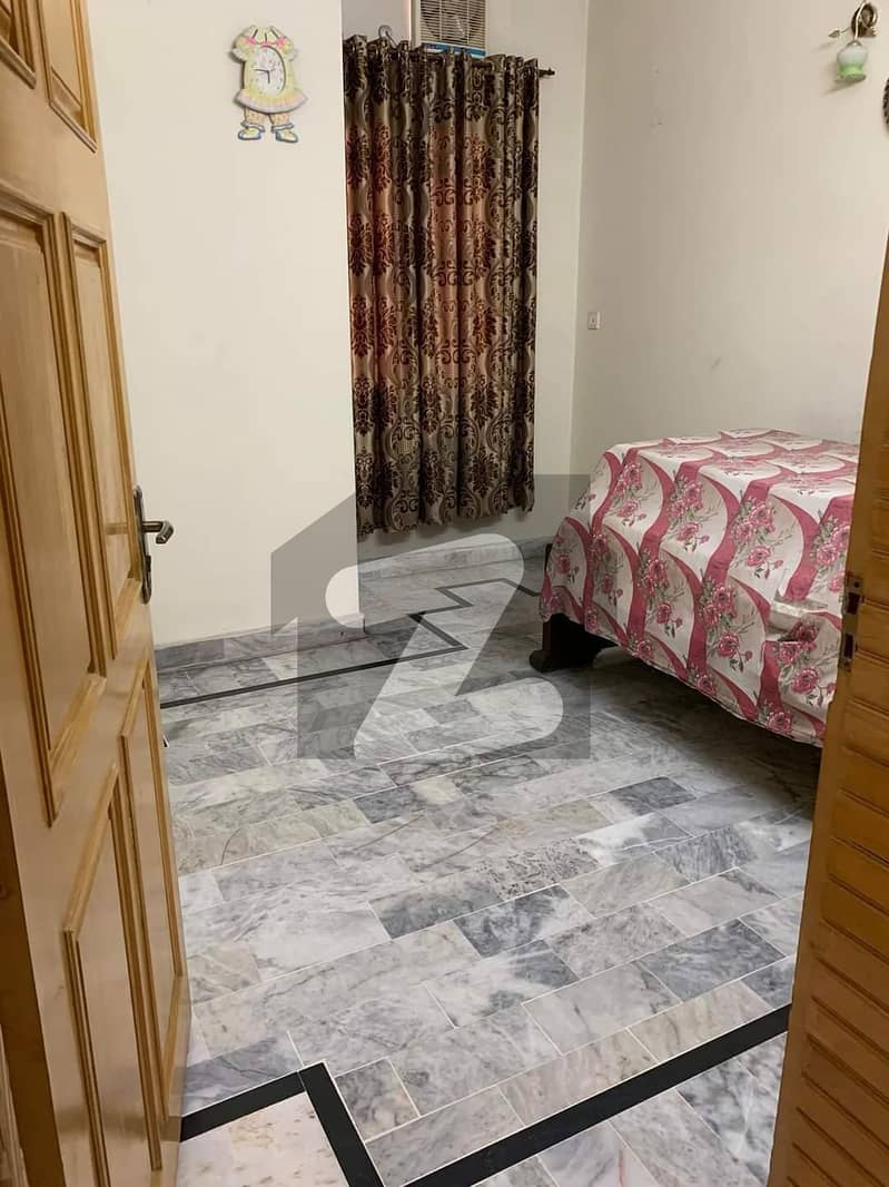 حیات آباد فیز 6 حیات آباد پشاور میں 7 کمروں کا 5 مرلہ مکان 2.7 کروڑ میں برائے فروخت۔