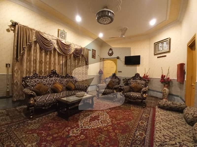 اوپی ایف ہاوسنگ سکیم پشاور میں 7 کمروں کا 1 کنال مکان 6.5 کروڑ میں برائے فروخت۔