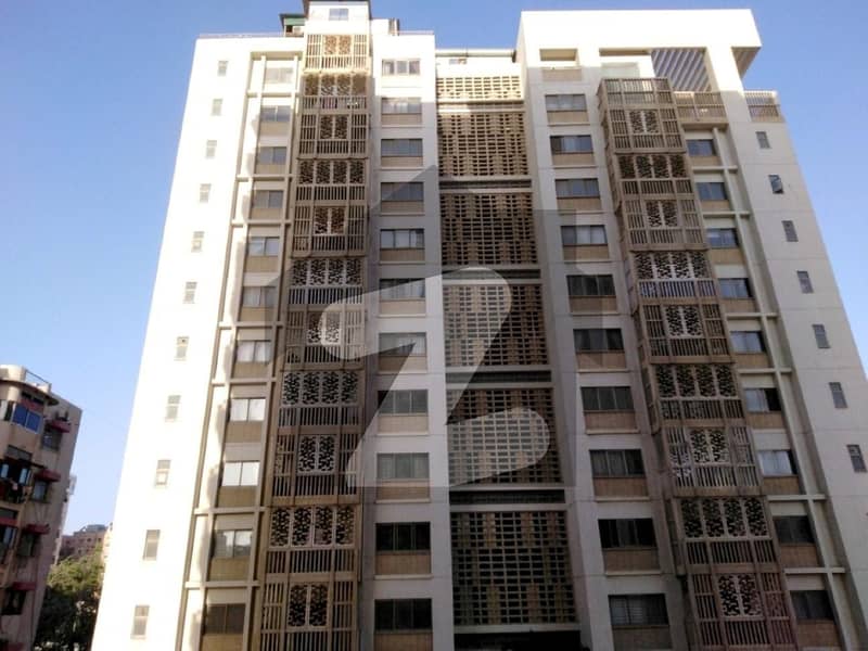 فریرے ٹاؤن کراچی میں 4 کمروں کا 11 مرلہ فلیٹ 7.5 کروڑ میں برائے فروخت۔