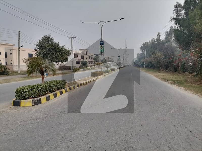 A Perfect Plot File Awaits You In DC Colony Extension 3 Gujranwala