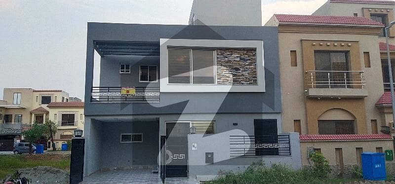 Brand New 5 Marla House For Rent Near To Markit Near To Main Gate