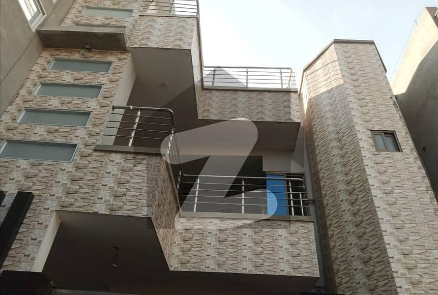 ورسک روڈ پشاور میں 6 کمروں کا 6 مرلہ مکان 2.2 کروڑ میں برائے فروخت۔