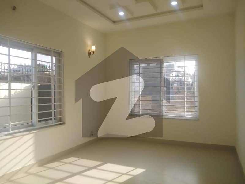 2250 Square Feet Spacious Flat Available In G-15 For sale