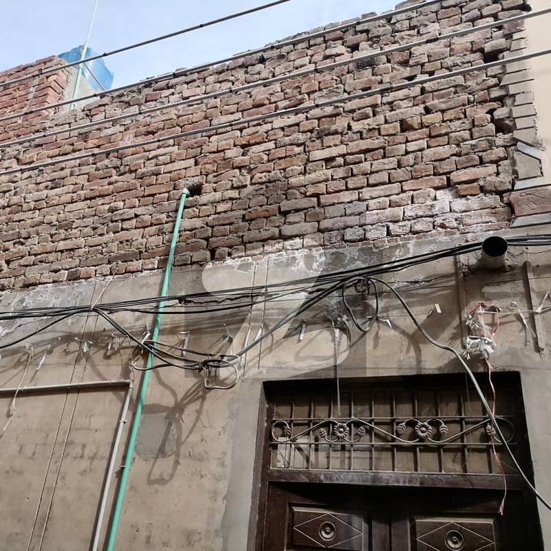 کوٹ خادم علی شاہ ساہیوال میں 2 کمروں کا 1 مرلہ مکان 14 لاکھ میں برائے فروخت۔
