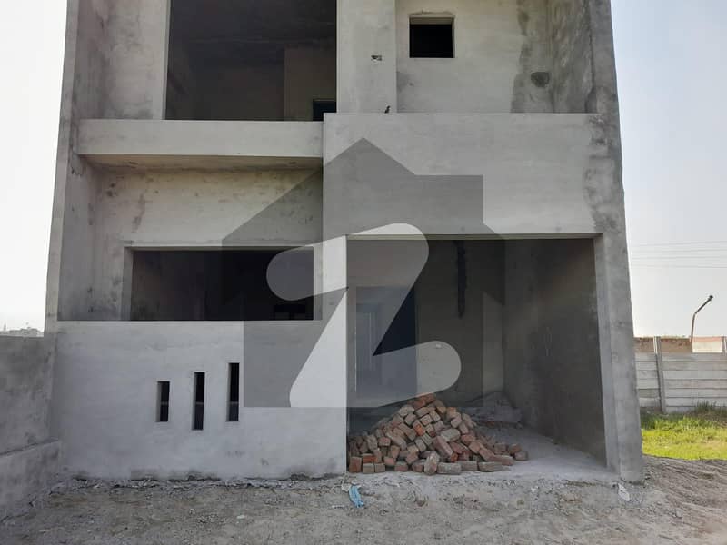برکی روڈ کینٹ لاہور میں 3 کمروں کا 4 مرلہ مکان 65 لاکھ میں برائے فروخت۔